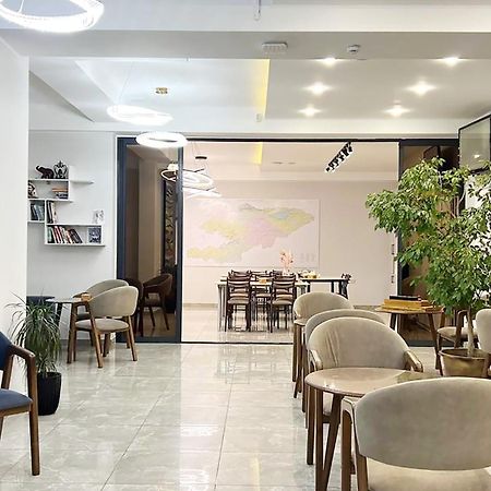 Compass Hostel 비슈케크 외부 사진