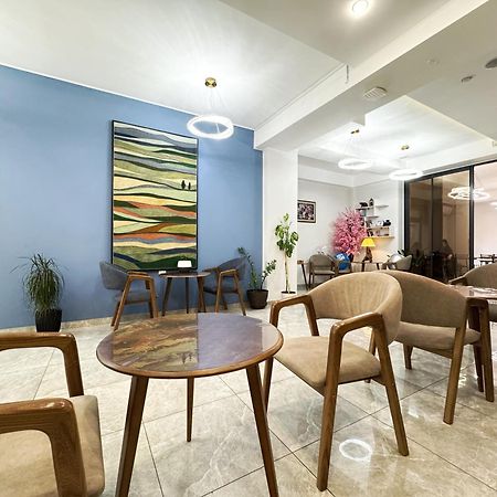 Compass Hostel 비슈케크 외부 사진