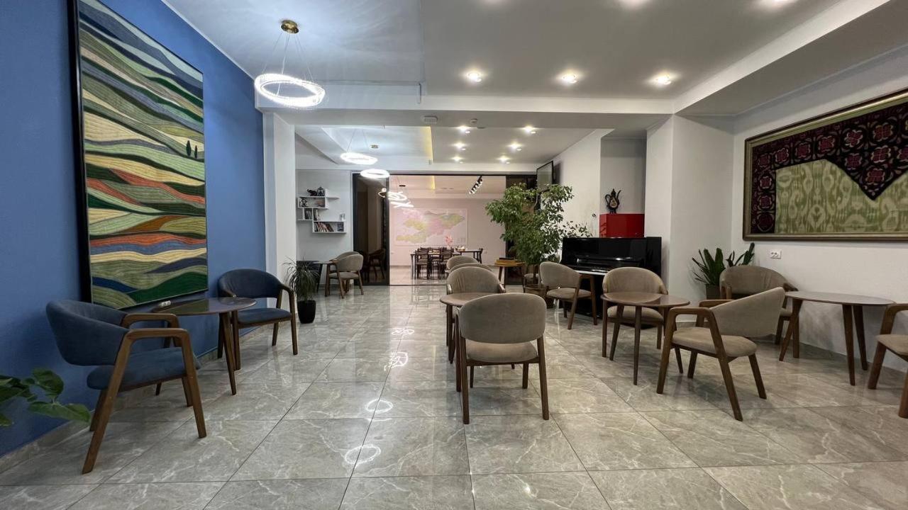 Compass Hostel 비슈케크 외부 사진