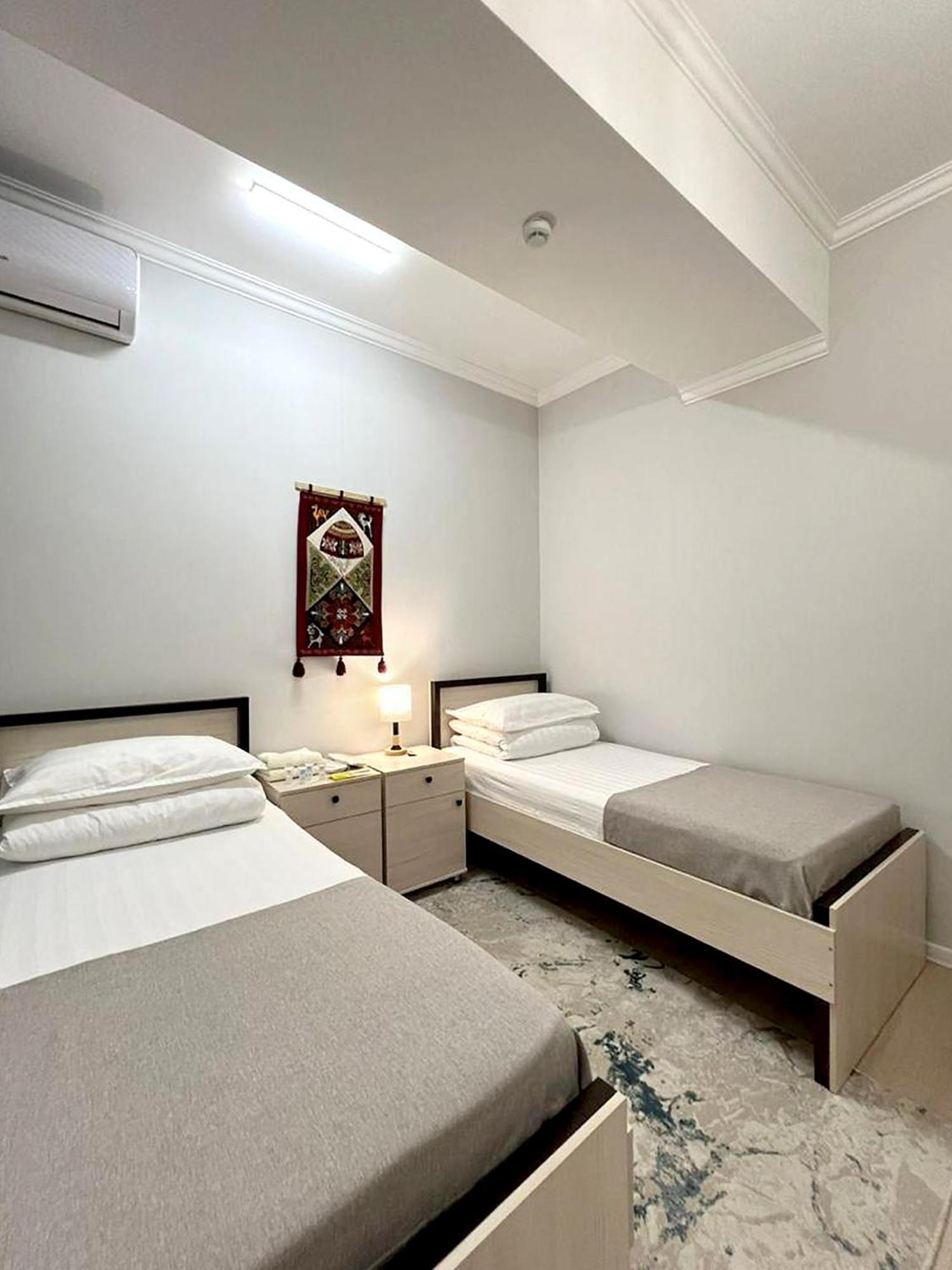 Compass Hostel 비슈케크 외부 사진