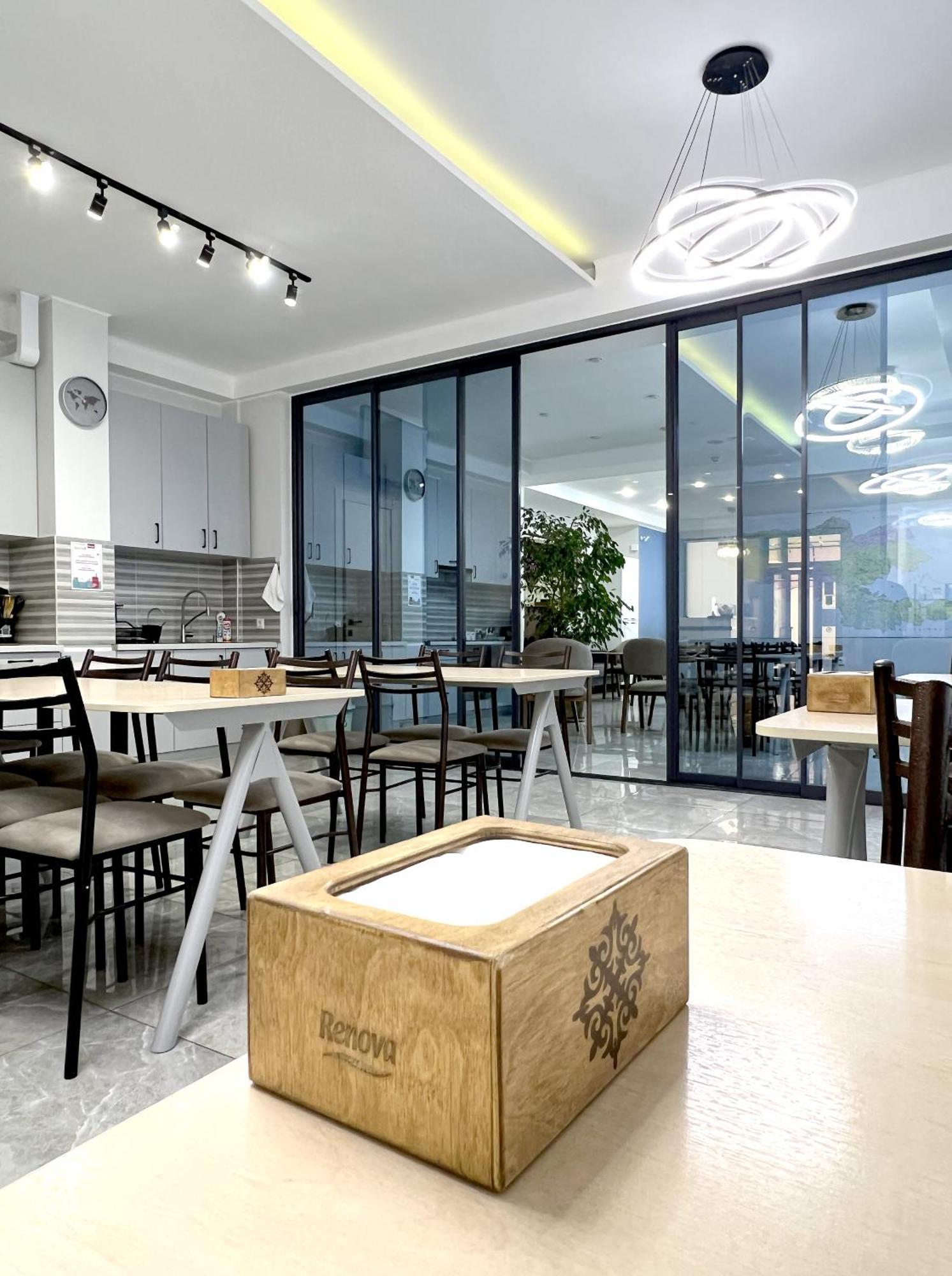 Compass Hostel 비슈케크 외부 사진