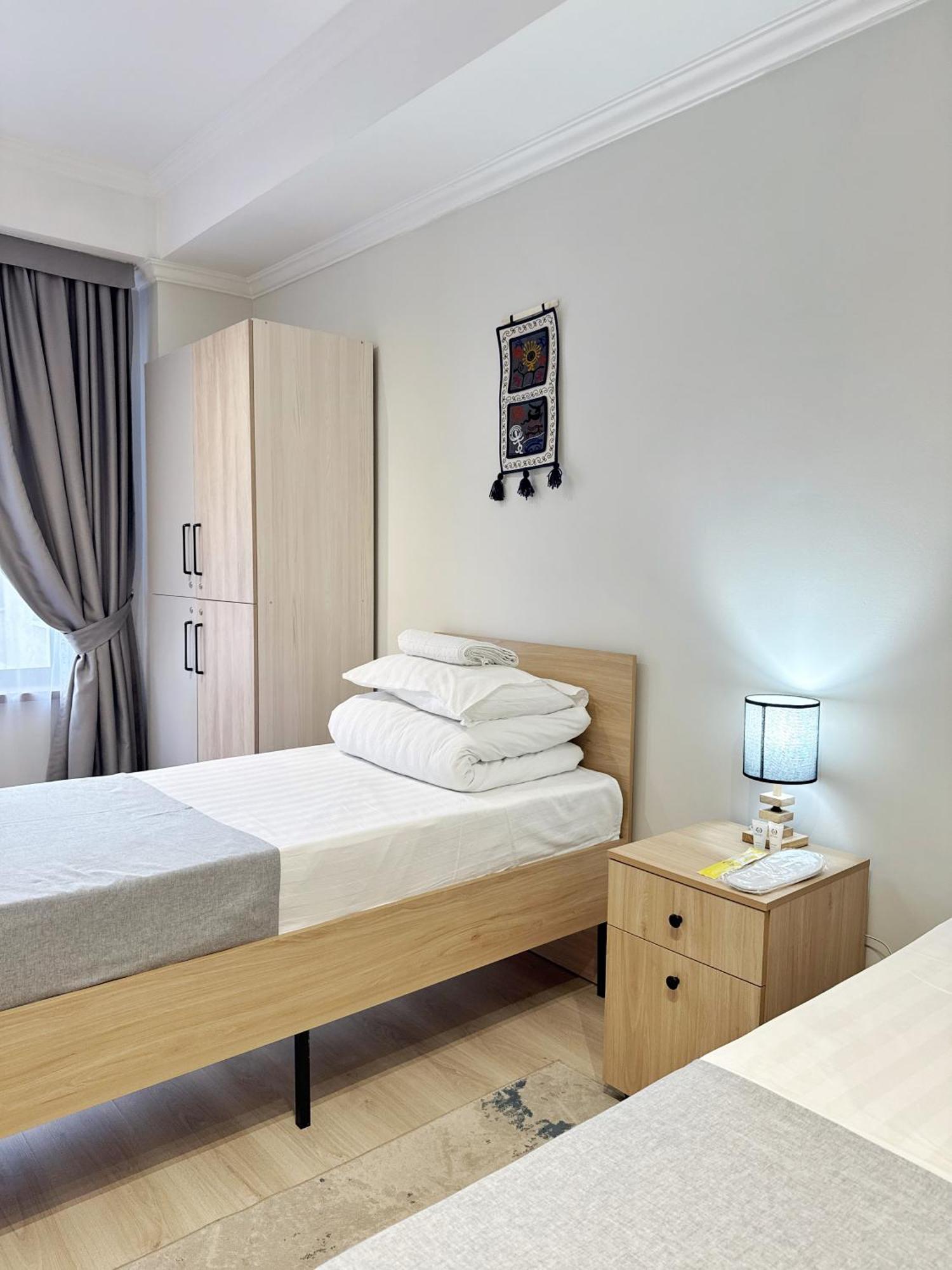 Compass Hostel 비슈케크 외부 사진