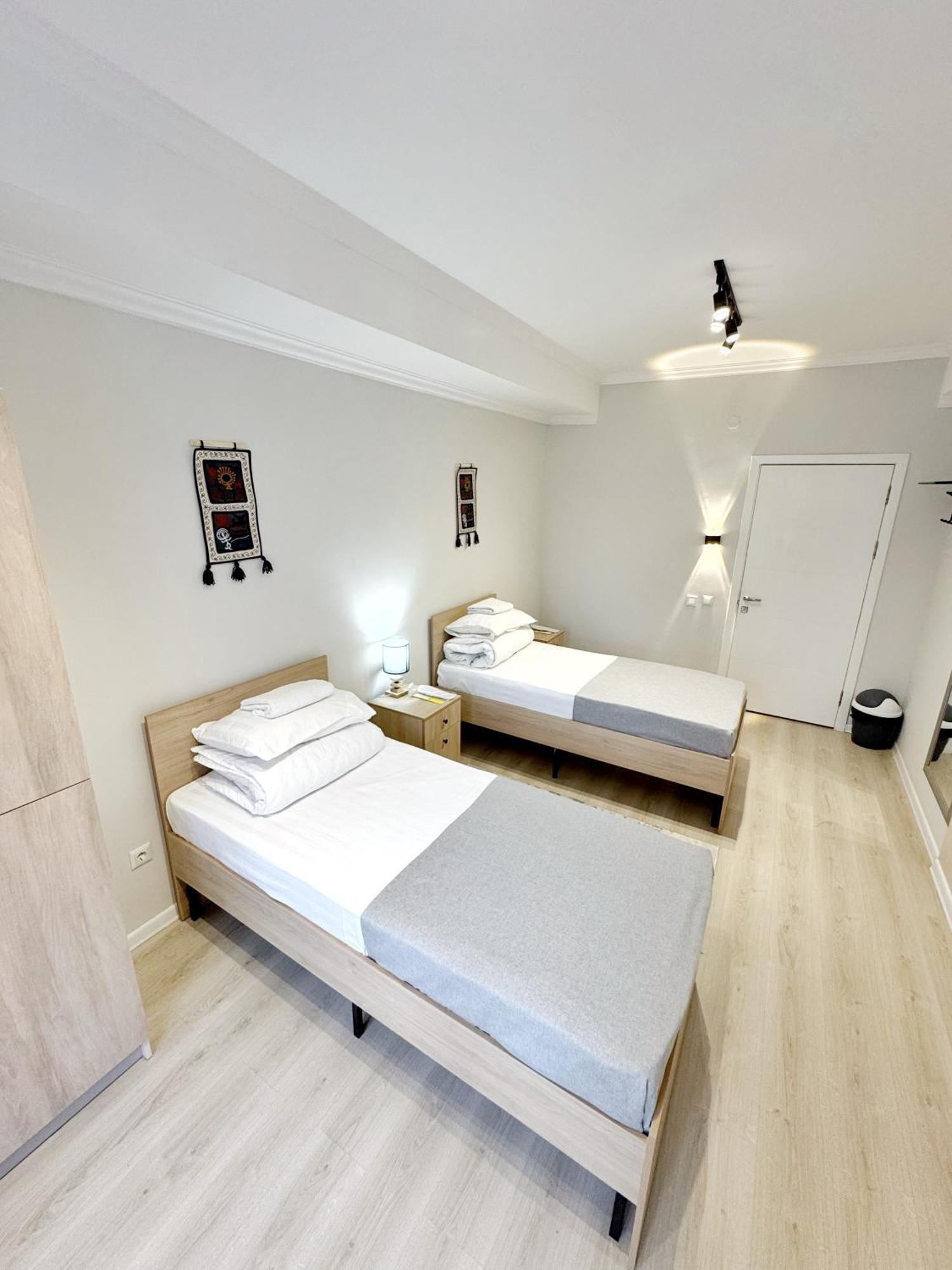 Compass Hostel 비슈케크 외부 사진