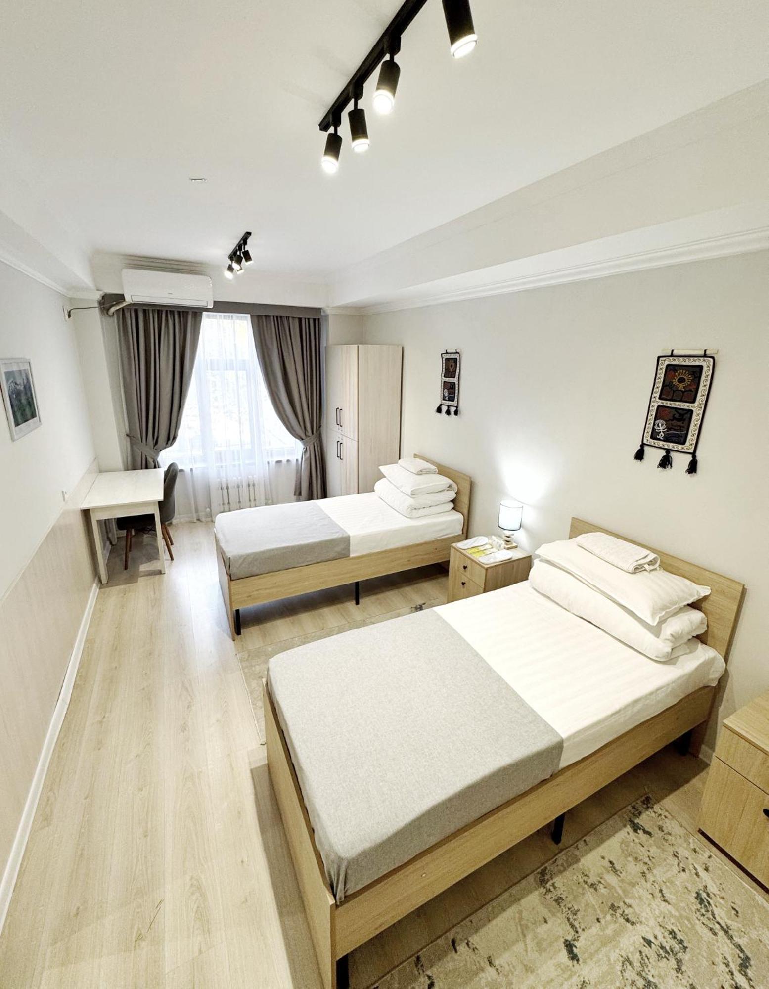 Compass Hostel 비슈케크 외부 사진